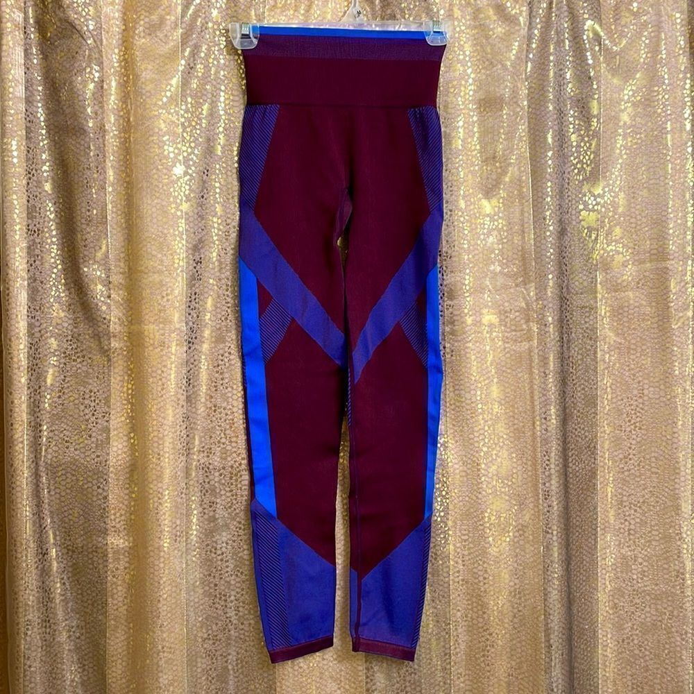 PINK Victoria’s Secret Cool & Comfy seamless maroon/royal blue leggings XS - Picture 2 of 7